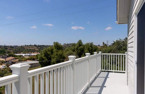 Vista House | Peaceful Private Villa with Beautiful Sunset Views!