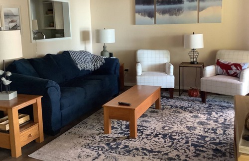 Oakhurst House | Peaceful, quiet waterfront get-away.