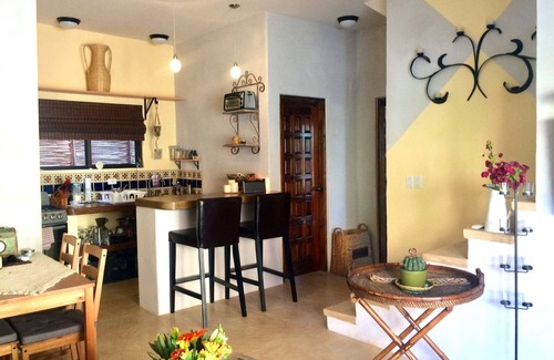 Cerritos House | Peaceful, Relaxed Beach Getaway, 2BD | Rooftop Patio + Large Courtyard | VIEWS!