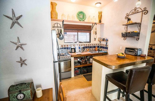 Cerritos House | Peaceful, Relaxed Beach Getaway, 2BD | Rooftop Patio + Large Courtyard | VIEWS!