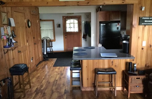 Day House | Peaceful relaxing getaway on the Great Sacandaga Lake.