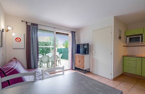 Agde Apartment | Peaceful Retreat with Pool