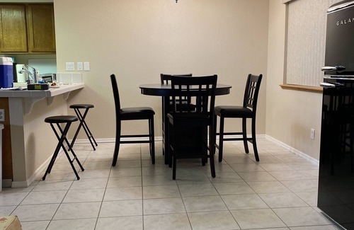 Fort Mohave House | Peaceful river house with lots of room inside and out