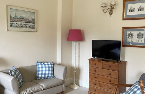 Cheltenham Apartment | Peaceful Studio in the middle of the Cotswold Countryside. Perfect Getaway.