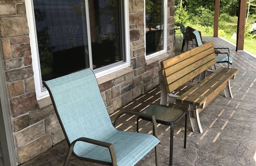 Mayfield House | Peaceful Sunrise ~ Scenic Lakefront Retreat