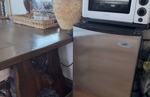Leimert Park Apartment | Peaceful Upstairs Oasis