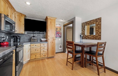 Alfalfa House | Peaceful Wilderness Retreat! 1 BDR East of Bend, Close to Hiking Trails