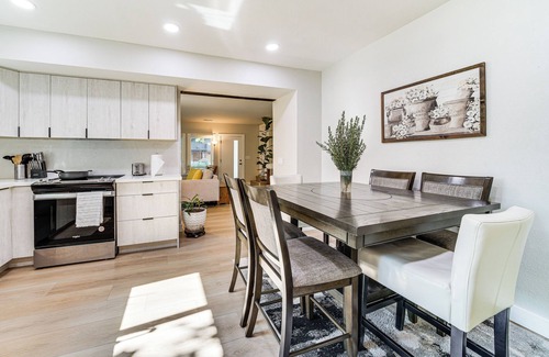 Newcastle Apartment | Peaceful Wooded Escape Near Golf Club at Newcastle