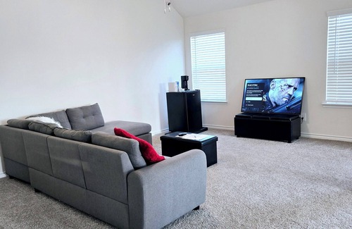 Lincoln Park House | Peaceful, Zen and Private Escape in Aubreynn