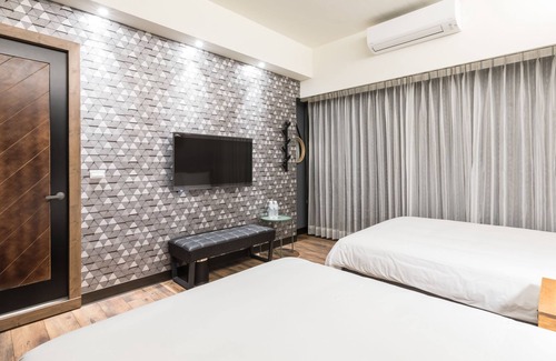 Taitung House | Peach Blossom