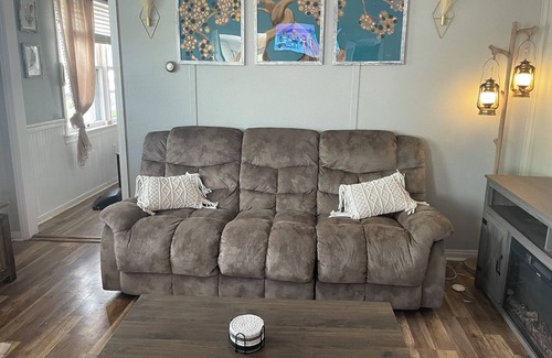 Mc Gill House | Peach Place