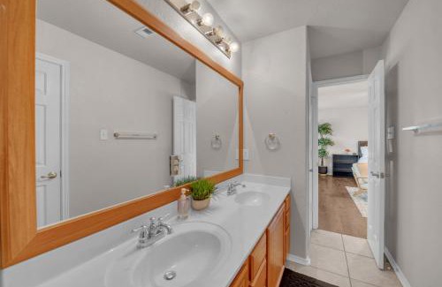 McKinney House | Peachy House,BBQ & Games,Free Wifi,Spacious