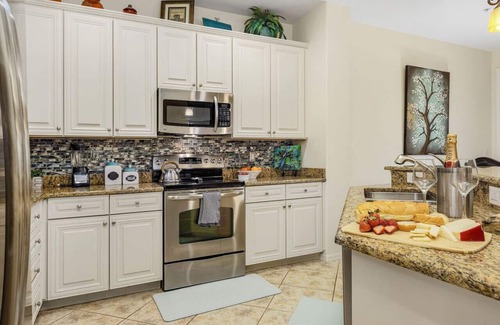 Biggar House | Peacock Villa * in luxury resort-style Paseo