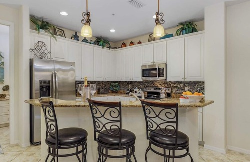 Biggar House | Peacock Villa * in luxury resort-style Paseo