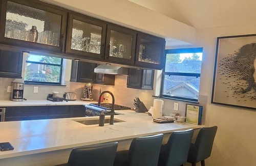 Park Forest Estates House | Peak 8 Luxury Mountain Home 3 BR/3 BA With Mountain Views - Walk To Slopes!