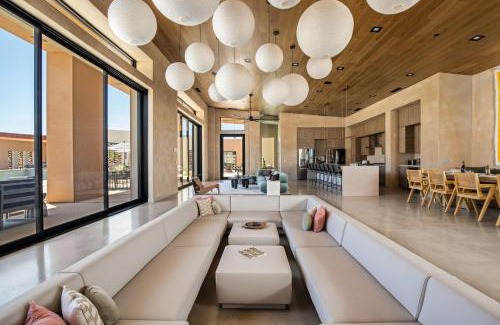 Panorama Heights Resort | Peak by Fieldtrip 8 BR Modern Oasis 2 Pools