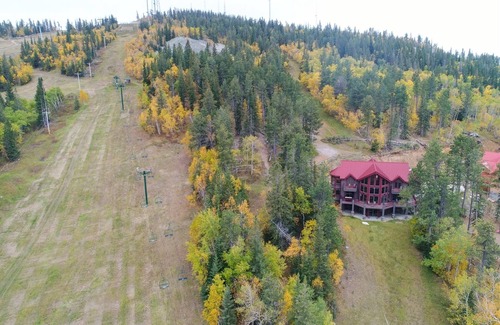 Lead Cabin | Peak1- 6000 sq ft Ski-in/Ski-Out, 5BR, 5.5Baths, Sleeps 22