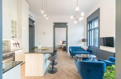 Palace District Apartment | Pearl of the Palace district with private sauna