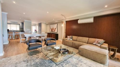 Cape Winelands Cabin | Pearl Valley Golf Lodge - loadshedding free