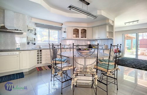 Porto Moniz House | PEARLS BEACH VILLA