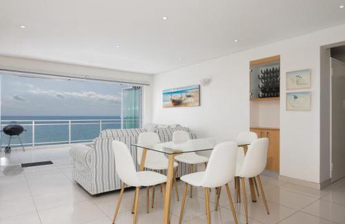 Shaka's Rock Apartment | Pebble Beach 6