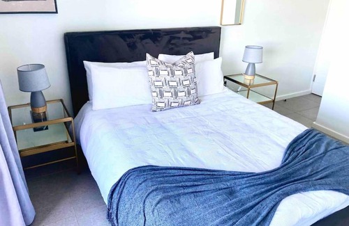 Hillhead Apartment | Pebble Beach Sea Views