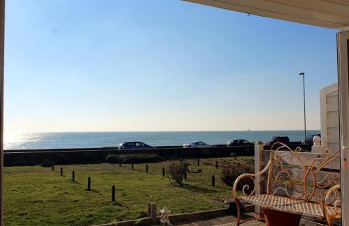 Seaford House | Pebbles Beach House By Air Premier