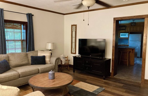 Mathiston House | Pecan Hill - Charming 3-bedroom farmhouse in peaceful Mathiston