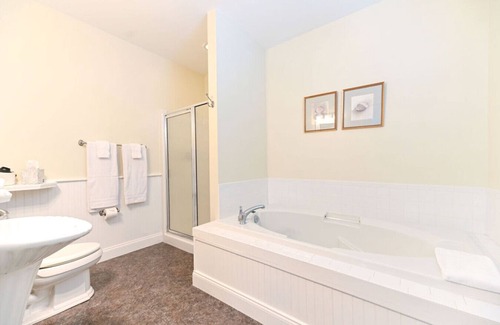 Edenton Bed & Breakfast | Pecan Room - Granville Queen Inn, Downtown Historic Edenton