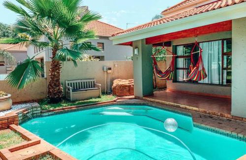 Hartbeespoort Villa | Pecanwood Golf Estate Home - Hartbeespoort