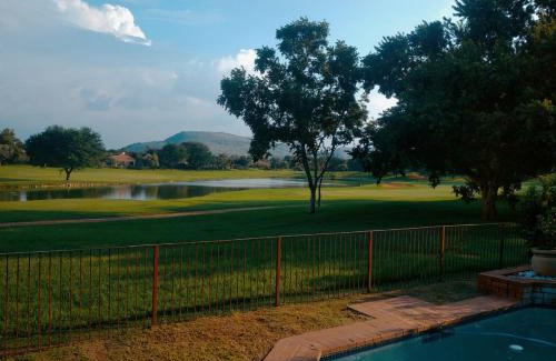 Hartbeespoort Villa | Pecanwood Golf Estate Home - Hartbeespoort