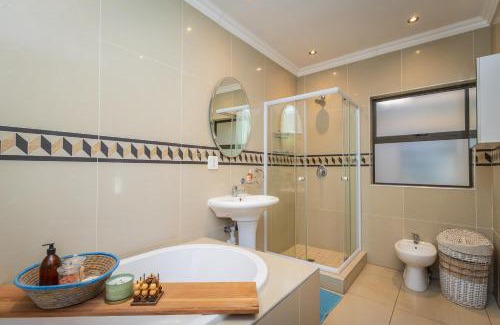 Hartbeespoort House | Pecanwood Retreat - Pecanwood Golf Estate - Hartbeespoort