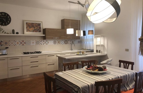 Prato Apartment | Pecci apartment Rosy description