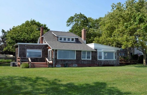 Jamesport House | Peconic Bay Private Beachfront Escape