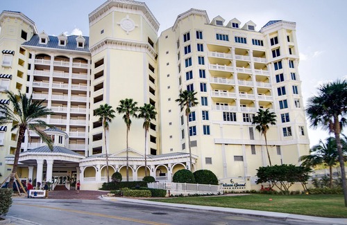 East Fort Lauderdale Resort | Pelican Grand-Right on ocean! 2 Queen Beds - Best unit in the Resort !!