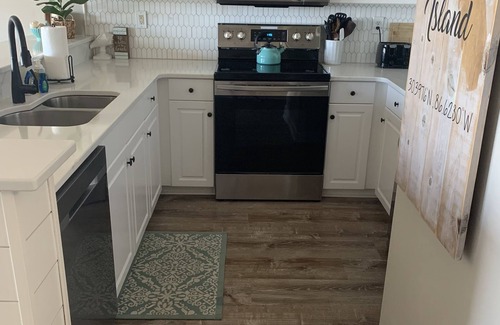 Fort Walton Beach Condo | Pelican Isle 109,Beachfront,Direct water view, FREE Beach Service!