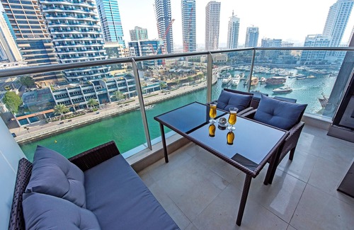 Dubai Marina Apartment | Pelican Stay – Full Marina and Pool View