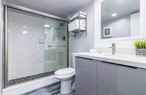 Pembroke Pines Condo | Pembroke Pines 2/2 condo, spacious, fully updated and family-friendly.