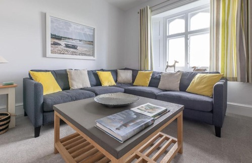 Ventnor House | Penda Cottage