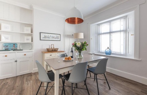 Ventnor House | Penda Cottage