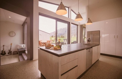 Jacks Point House | Pendeen Point