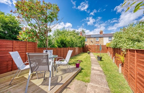 Long Itchington House | Pendicke Place Cottage | 2 bed house sleeps 4 | Southam Centre | Inspire Homes