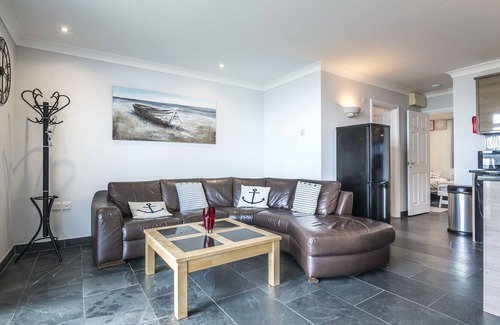 Pendine Apartment | Pendine Heights - 2 Bedroom Apartment