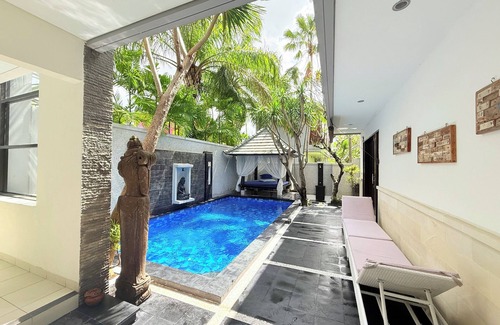 Laksmana Villa | PENELOPY VILLA 1 NEAR EAT STREET OBEROI.
