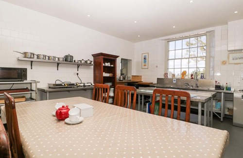 Saint Owens Cross Cottage | PENGETHLEY MANOR HOUSE, pet friendly, with pool in Peterstow