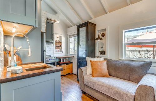 East Hill Apartment | Pensacola Studio Bungalow Less Than 1 Mi to Bayview Park!