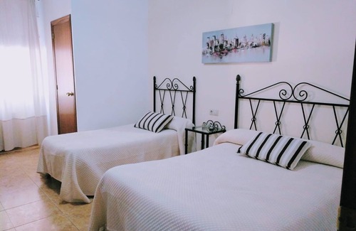 Seron House | Pensión Cuadrado