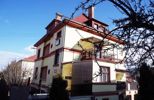 Karlovy Vary House | Pension Lada