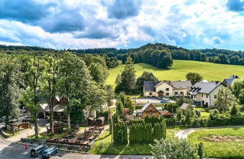 Lipova-Lazne House | Pension Restaurant Bobrovník