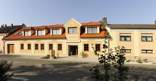 Illmitz House | Pension zur Sonne